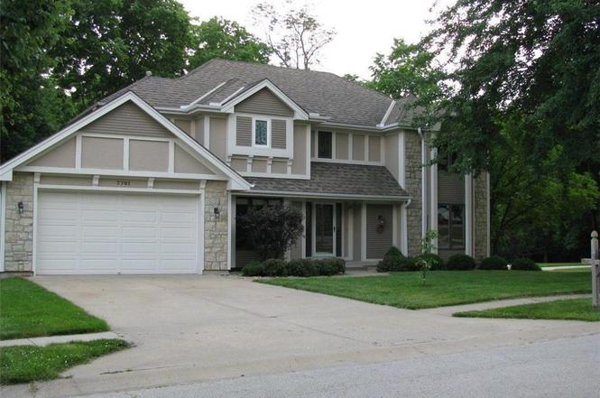 7701 N Lucerne Ct, Kansas City, MO 64151 MLS# 2226538 