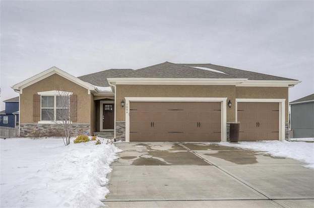 1004 Se Auburn Ct Blue Springs Mo 64014 4 Beds 3 Baths