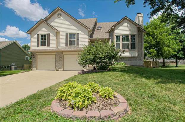 1504 Bridlewood Ln Raymore Mo 64083 Mls 2180243 Redfin