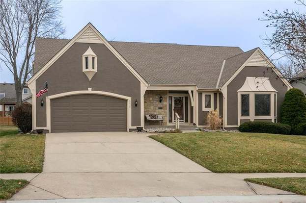 10820 W 104th St Overland Park Ks 66214 Mls 2203761 Redfin