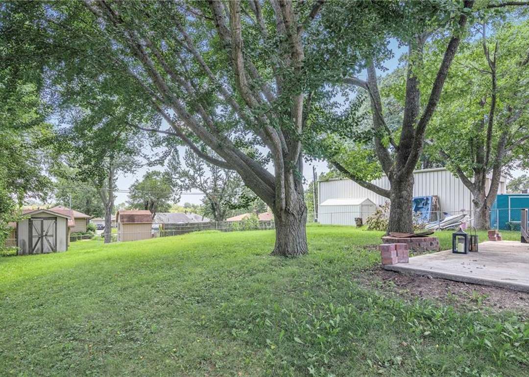 14121 E 39th St S, Independence, MO 64055