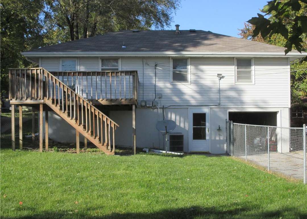 521 NW 87th Ter, Kansas City, MO 64155