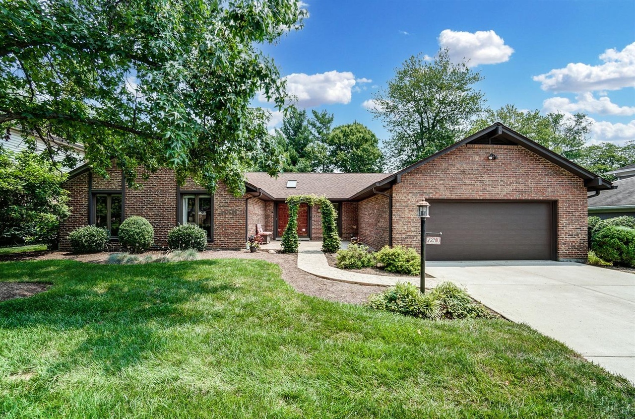 7240 Camargowoods Dr, Madeira, OH 45243 | MLS# 1708589 | Redfin