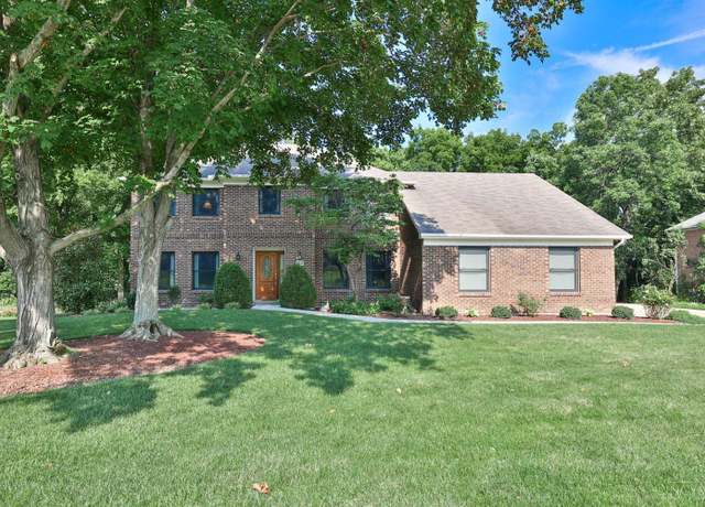 Property at 8227 Bent Tree Dr, West Chester, OH 45069, 5 beds, 3.5 baths