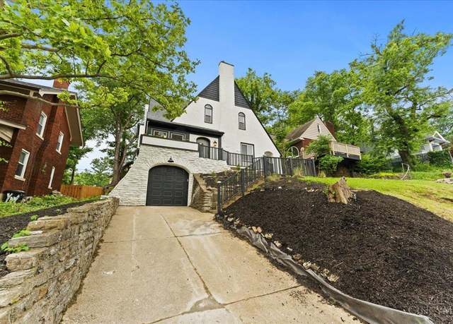 Property at 3970 Abington Ave, Cincinnati, OH 45229, 3 beds, 2.5 baths