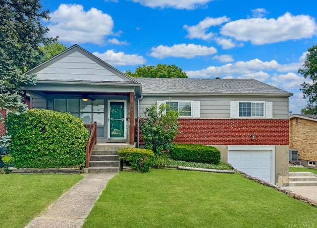Property at 3324 Moonridge Dr, Green Twp, OH 45248, 3 beds, 2.5 baths