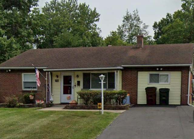 Property at 869 N Hill Ln, Springfield Twp., OH 45224, 3 beds, 2 baths