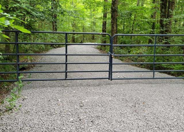Property at 8 Quitter Rd, Jackson Twp, OH 45176