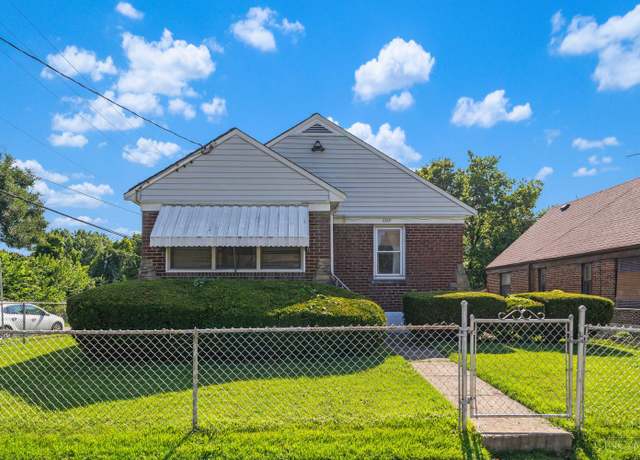 Property at 3950 King Pl, Cincinnati, OH 45223, 2 beds, 2 baths