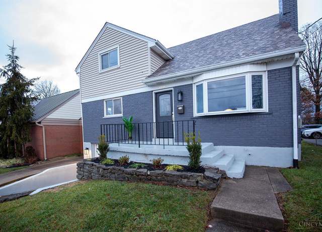 Property at 8349 Plainfield Rd, Sycamore Twp, OH 45236, 4 beds, 2.5 baths
