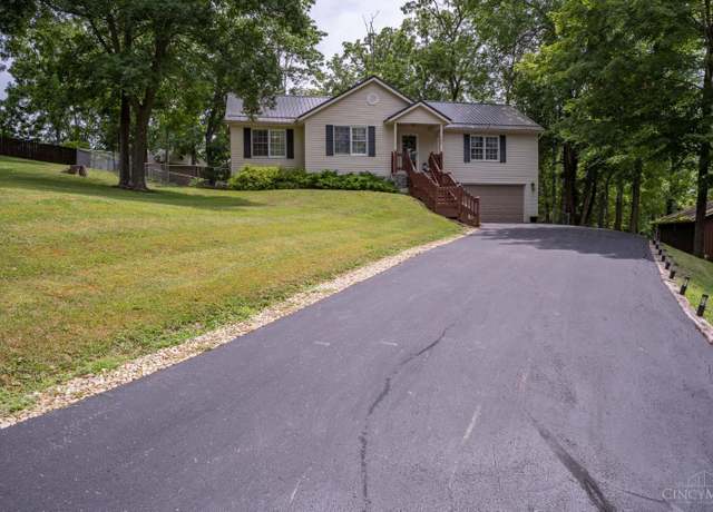 Property at 702 Cheryl Ln, Hillsboro, OH 45133, 3 beds, 2 baths