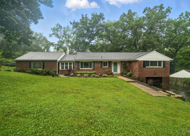Property at 945 Oakland Dr, Beavercreek Twp, OH 45434, 3 beds, 2 baths