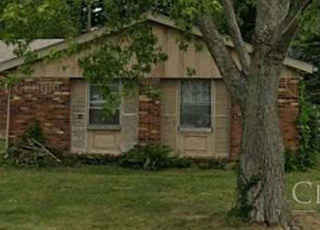 Property at 606 Ridge Rd, Lebanon, OH 45036, 3 beds, 2 baths
