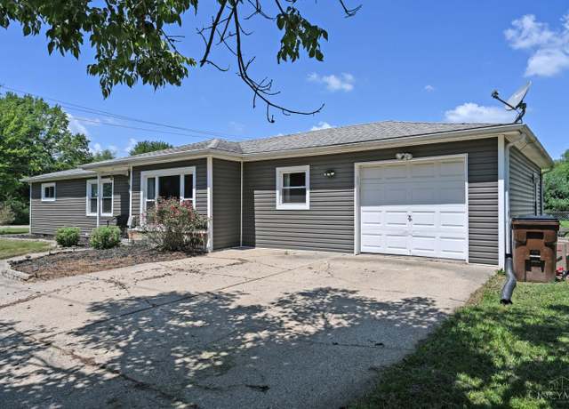 Property at 1970 Cedarville Rd, Goshen, OH 45122, 4 beds, 1 bath