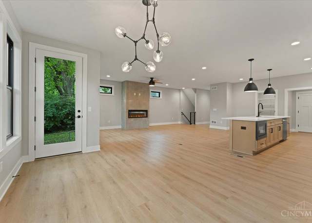 Property at 3259 Berwyn Pl, Cincinnati, OH 45209, 3 beds, 2.5 baths