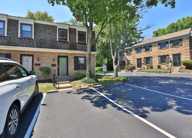 Property at 9763 Bunker Hill Ln, Montgomery, OH 45242, 2 beds, 2.5 baths