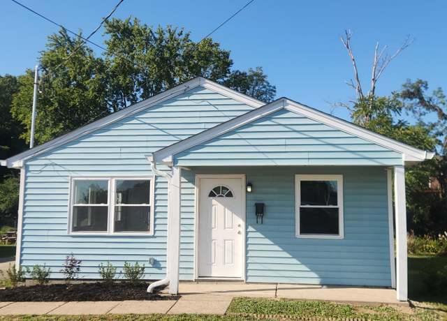 Property at 877 Gay St, Williamsburg, OH 45176, 2 beds, 1 bath
