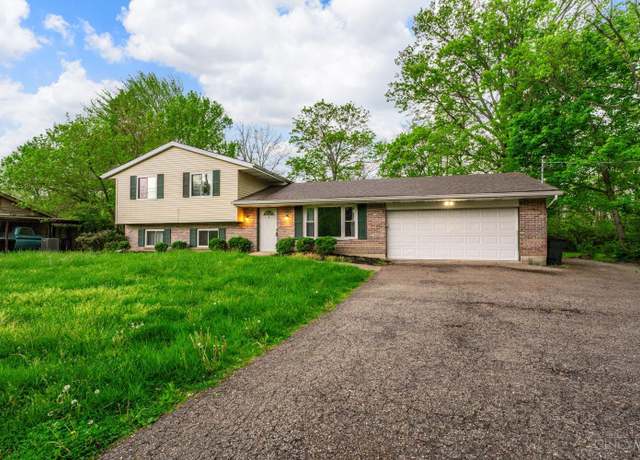 Property at 10061 Kenwood Rd, Blue Ash, OH 45236, 3 beds, 2.5 baths