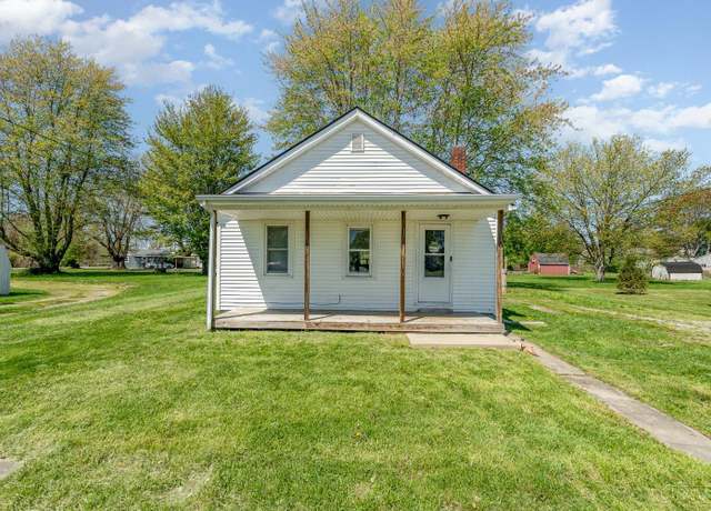 Property at 6 Walnut St, Mowrystown, OH 45155, 3 beds, 1 bath