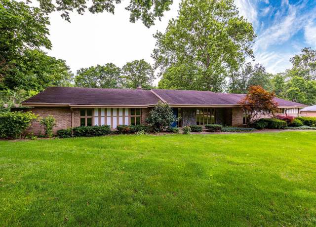 Property at 6121 Old Spanish Trl, Washington Twp, OH 45459, 3 beds, 2.5 baths