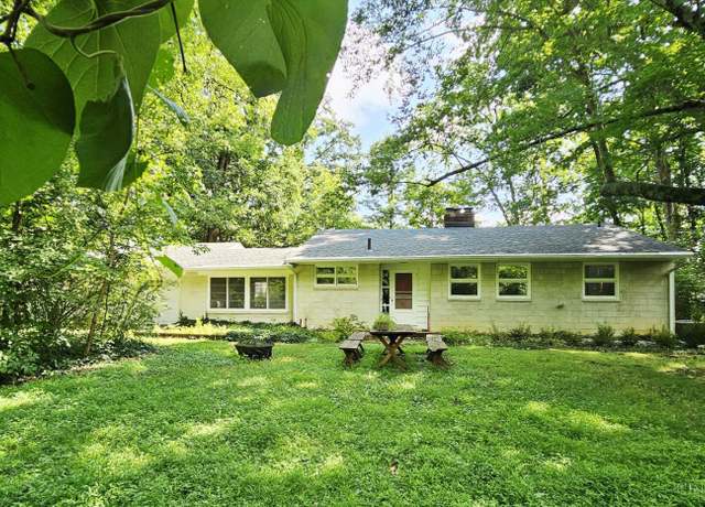 Property at 5301 Hillcrest Dr, Oxford, OH 45056, 3 beds, 2 baths