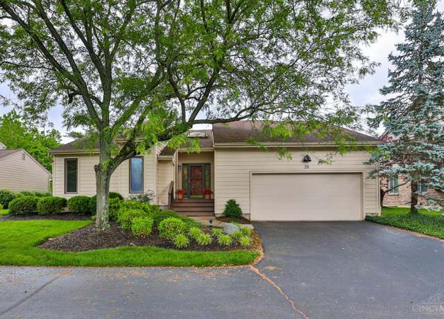 Property at 28 Carpenters Rdg, Blue Ash, OH 45241, 3 beds, 3 baths