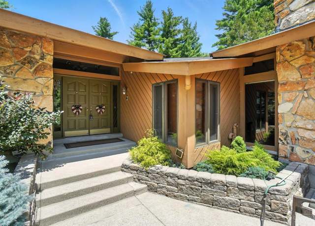 Property at 5776 Beech Grove Ln, Cincinnati, OH 45233, 3 beds, 3.5 baths
