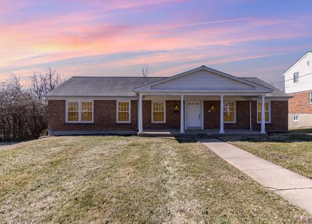 Property at 2747 Cyclorama Dr, Cincinnati, OH 45211, 3 beds, 2.5 baths