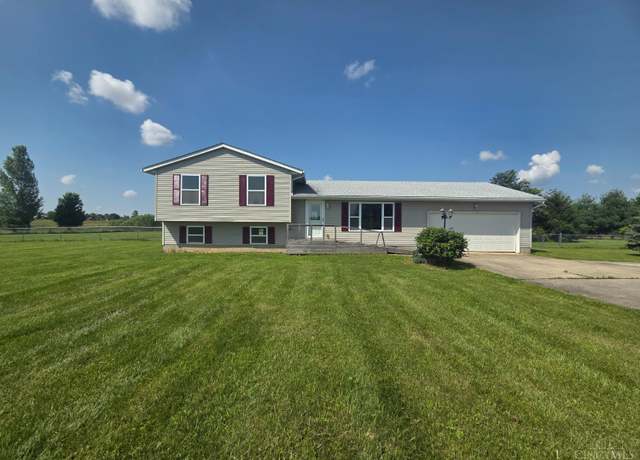 Property at 816 Farmers Rd, Washington Twp, OH 45177, 3 beds, 2.5 baths