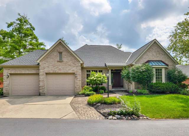 Property at 3 Thomas Ct, Glendale, OH 45246, 4 beds, 3.5 baths