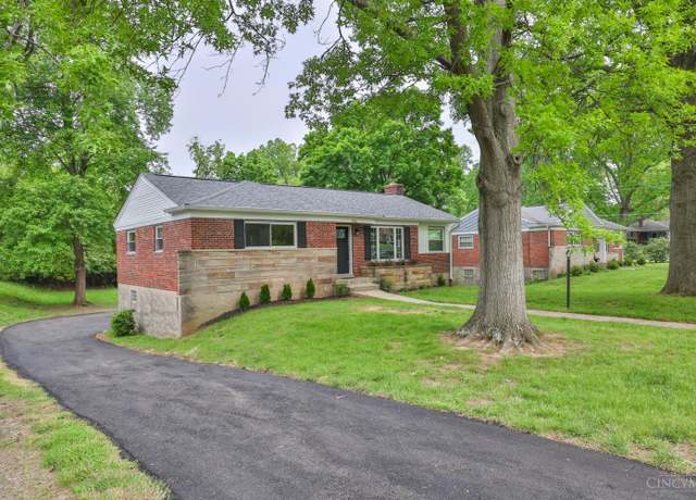 Property at 7861 Gwenwyn Dr, Amberley, OH 45236, 3 beds, 2 baths