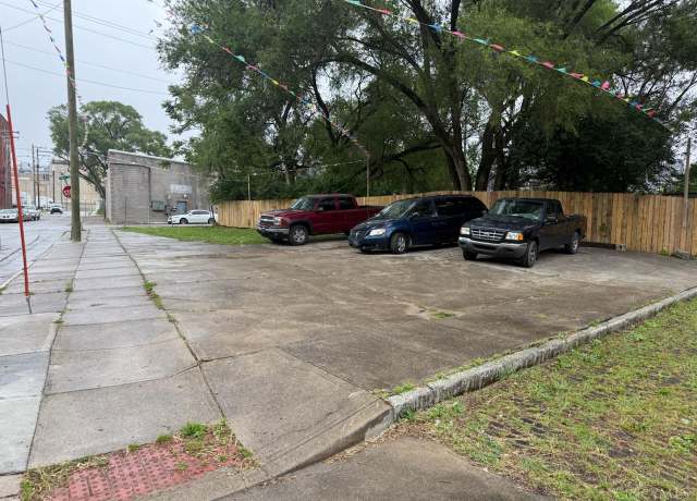 Property at 507 Oliver St, Cincinnati, OH 45214
