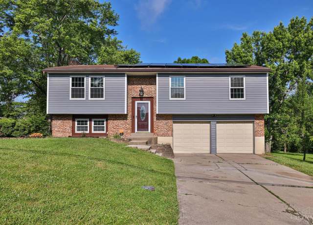 Property at 12189 Kenn Rd, Springdale, OH 45240, 3 beds, 2.5 baths