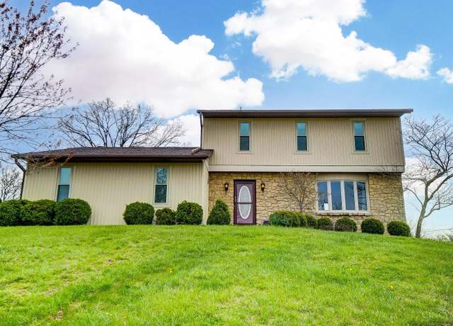 Property at 130 Farmington Dr, Hamilton, OH 45013, 3 beds, 2.5 baths