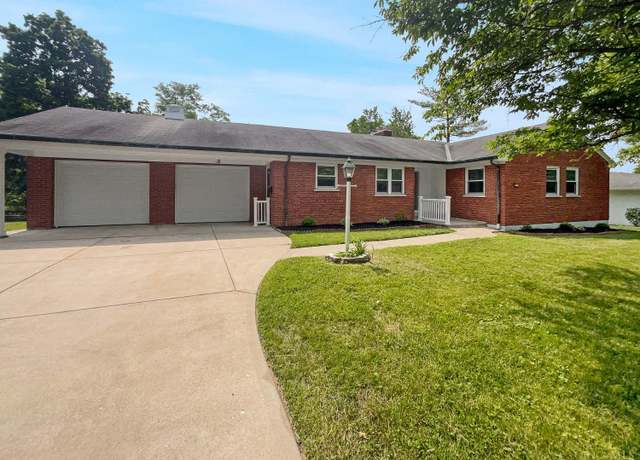 Property at 4772 S Raeburn Dr, Cincinnati, OH 45223, 3 beds, 3 baths