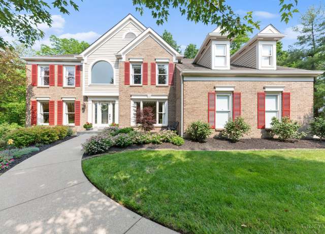 Property at 886 Country Club Dr, Pierce Twp, OH 45245, 4 beds, 4.5 baths