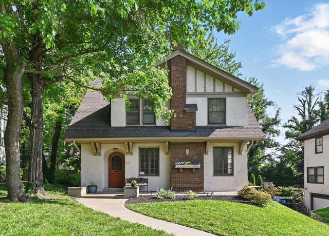 Property at 746 Clinton Springs Ave, Cincinnati, OH 45229, 4 beds, 2.5 baths