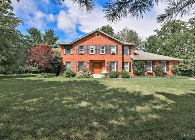 Property at 8207 Brownstone Dr, West Chester, OH 45241, 4 beds, 3.5 baths
