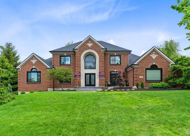 Property at 3390 Ivy Hills Blvd, Newtown, OH 45244, 5 beds, 4.5 baths