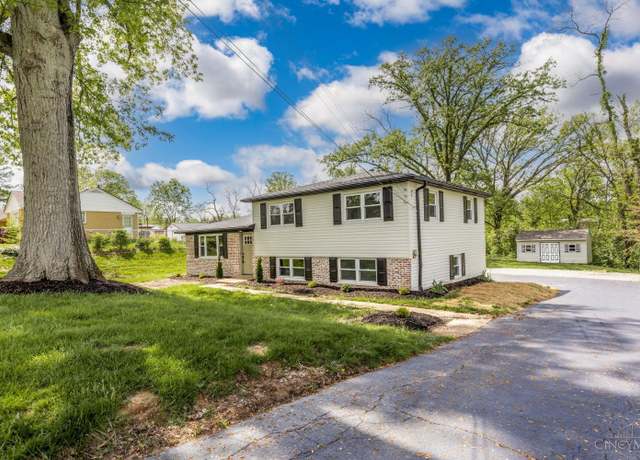 Property at 1390 Teal Ct, Goshen Twp, OH 45140, 3 beds, 2 baths