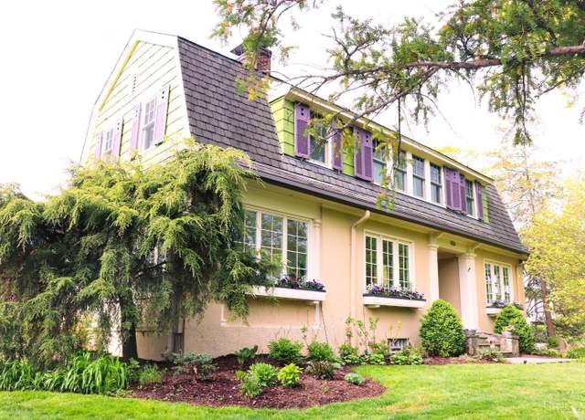 Property at 10 E Interwood Pl, Cincinnati, OH 45220, 4 beds, 2.5 baths