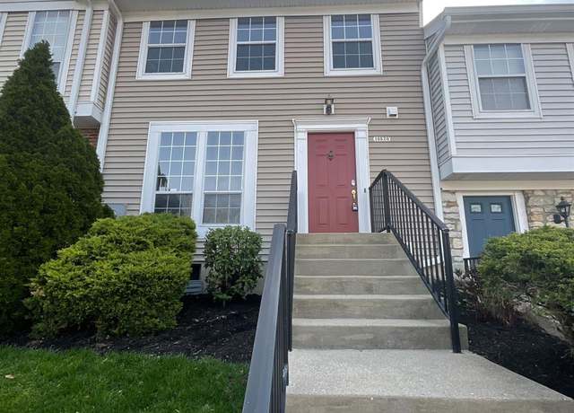 Property at 10820 Lakehurst Ct, Sycamore Twp, OH 45242, 2 beds, 2.5 baths