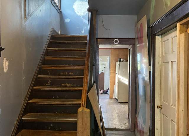Property at 1654 Baltimore Ave, Cincinnati, OH 45225, 3 beds, 1 bath