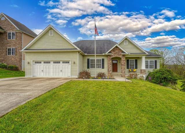 Property at 367 Hanover Dr, Chillicothe, OH 45601, 5 beds, 3 baths