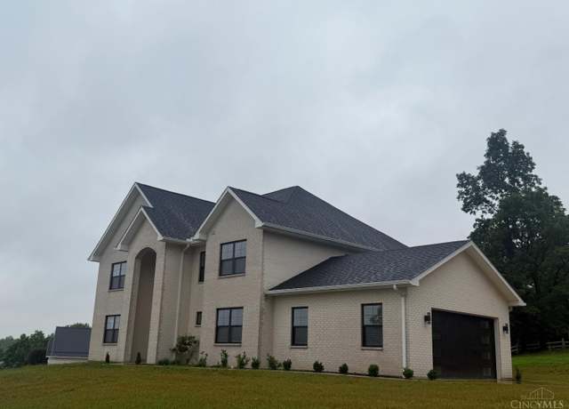 Property at 1324 Northwoods Dr, Hillsboro, OH 45133, 4 beds, 4.5 baths