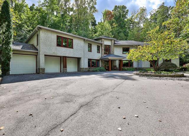 Property at 401 W Galbraith Rd, Wyoming, OH 45215, 4 beds, 3.5 baths