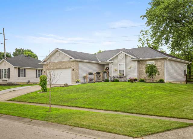 Property at 39 Thornhill Dr, Hamilton, OH 45013, 3 beds, 2 baths