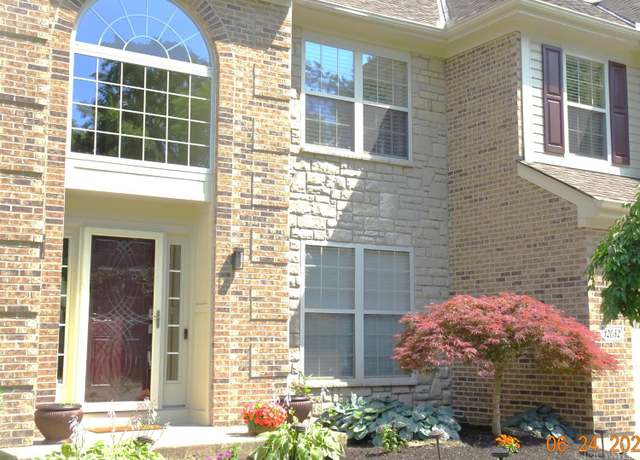 Property at 12052 Doe Run Ct, Springfield Twp., OH 45240, 4 beds, 3.5 baths