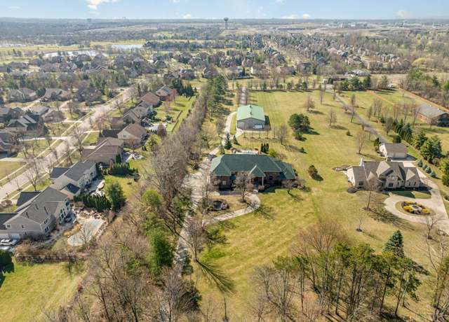 Property at 8091 Green Lake Dr, Liberty Twp, OH 45044, 5 beds, 3.5 baths