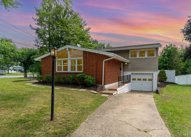 Property at 10990 Carnegie Dr, Forest Park, OH 45240, 3 beds, 2 baths